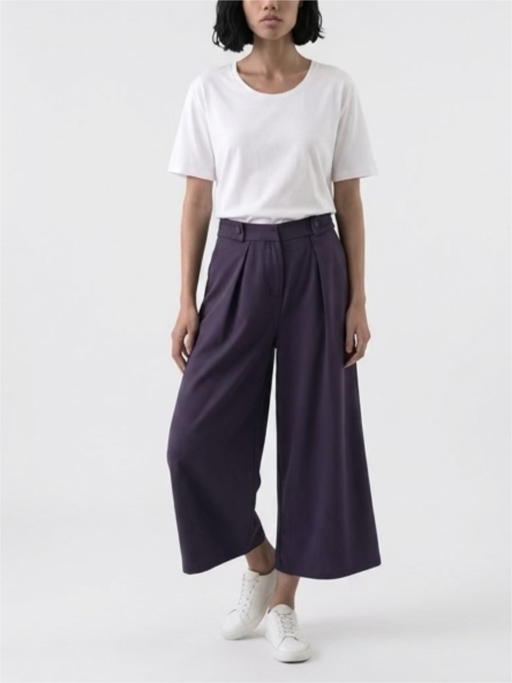 Wide-Leg Cropped Trousers In Navy Blue